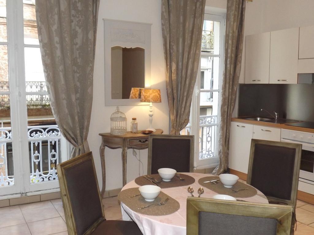 Le Logis De La Cathedrale Apartamento Albi Quarto foto